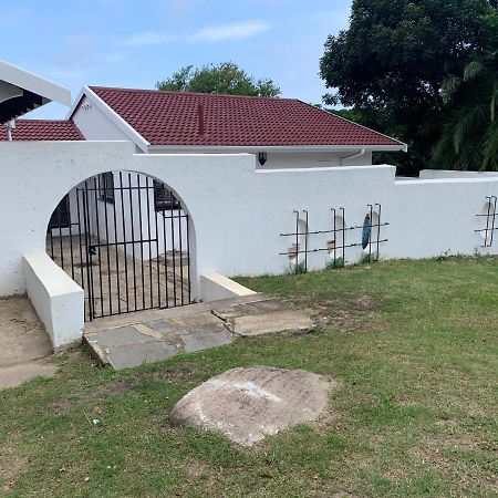 White House Lodge In Scotburgh Scottburgh Exterior foto